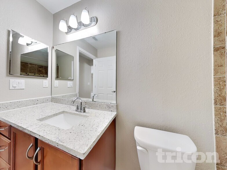 Building Photo - 2311 12th Ave E