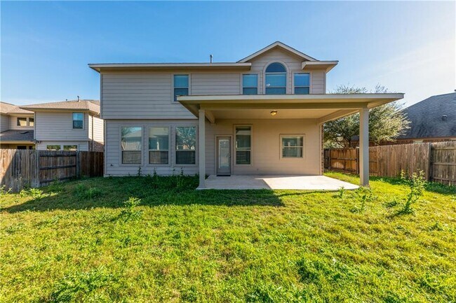 Building Photo - 2005 Santa barbara Ct