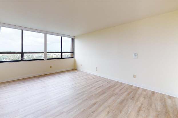 Building Photo - 11113 Biscayne Blvd