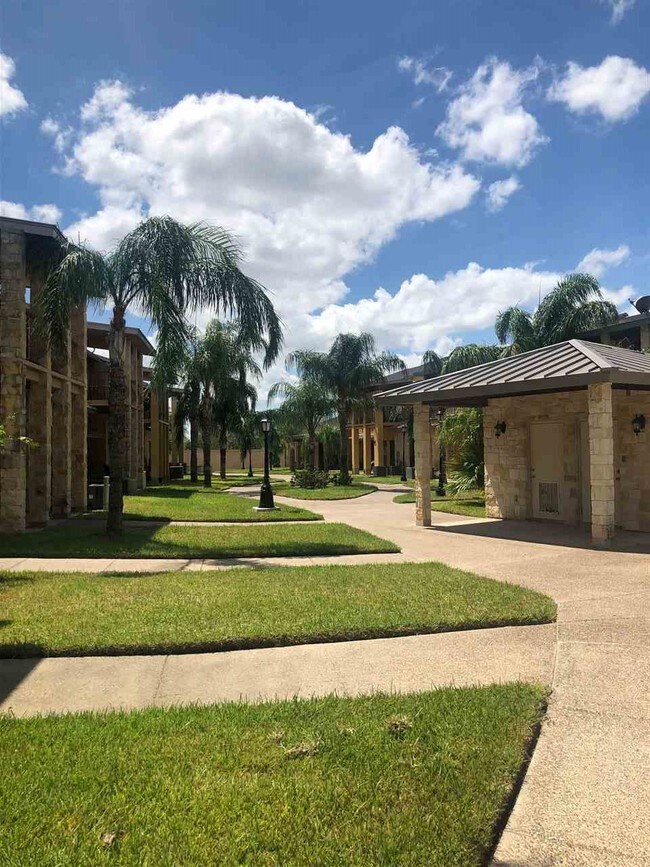 Building Photo - 1609 Saldana Ave