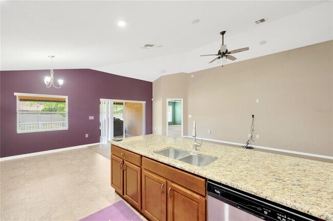 Building Photo - 722 Vineyard Reserve Ct