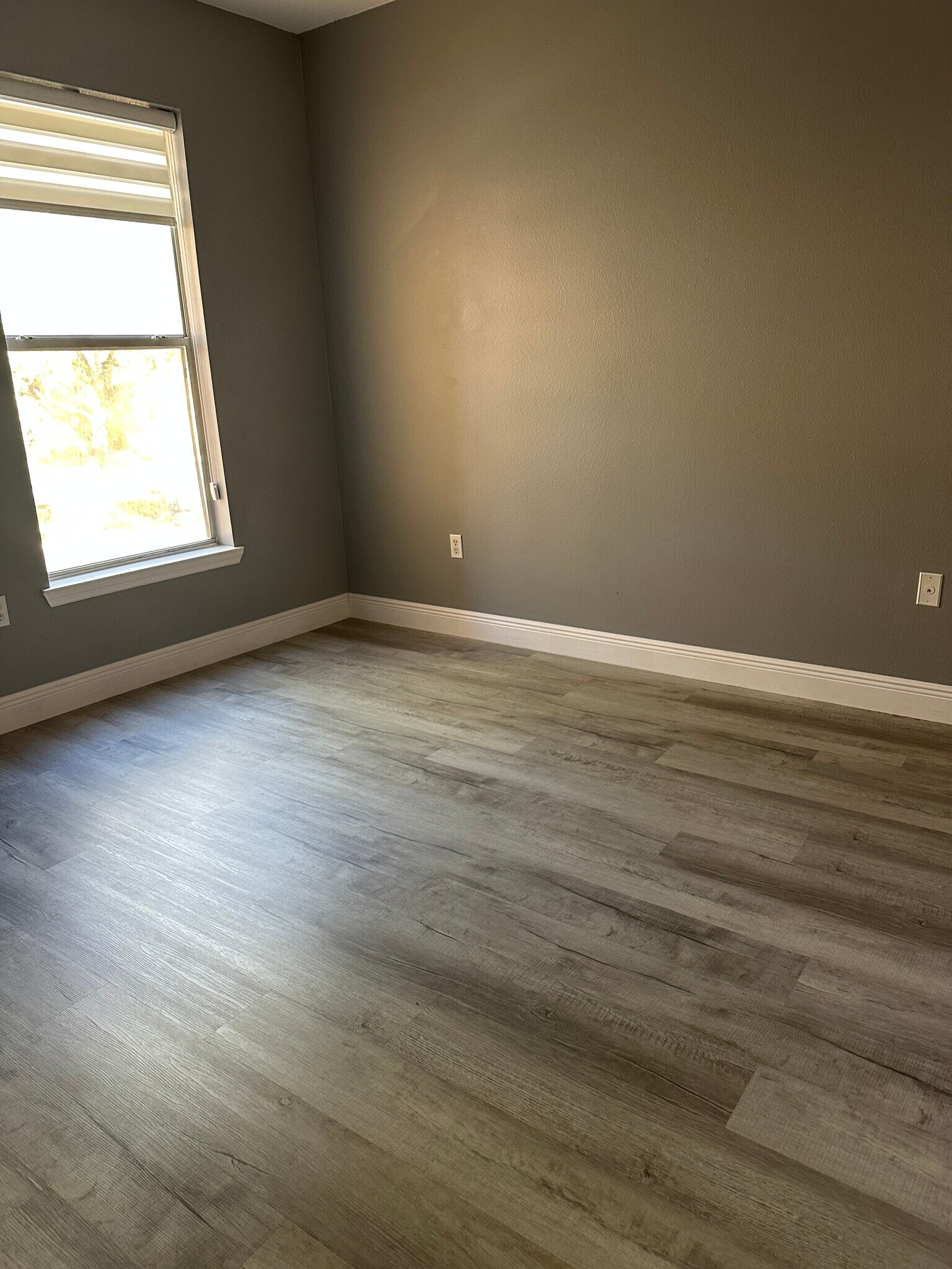 Building Photo - 8819 Villa View Cir