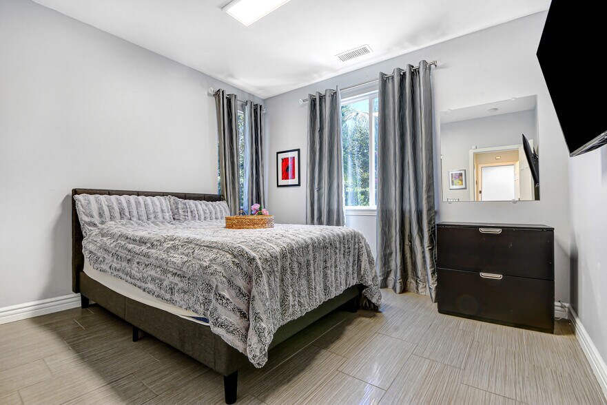 Building Photo - 1530 Crestar Ct