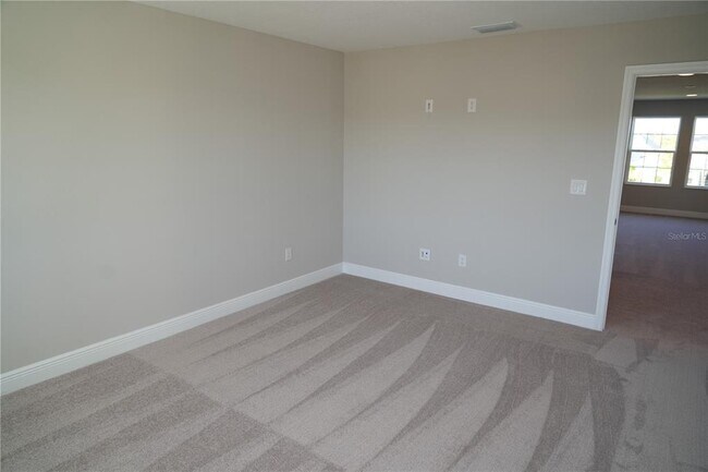 Building Photo - 5450 Wayfarer Ave