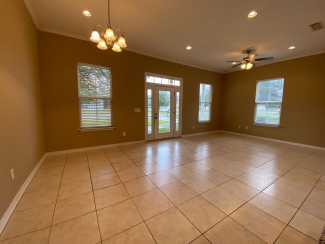 Building Photo - 111 Earle Taylor Ln