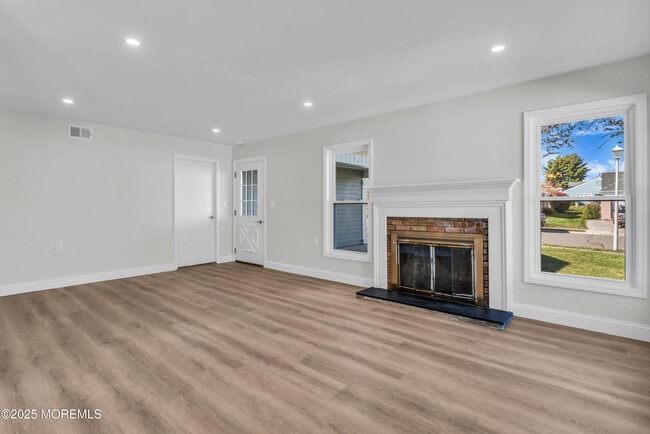 Building Photo - 13 Red Hill Rd