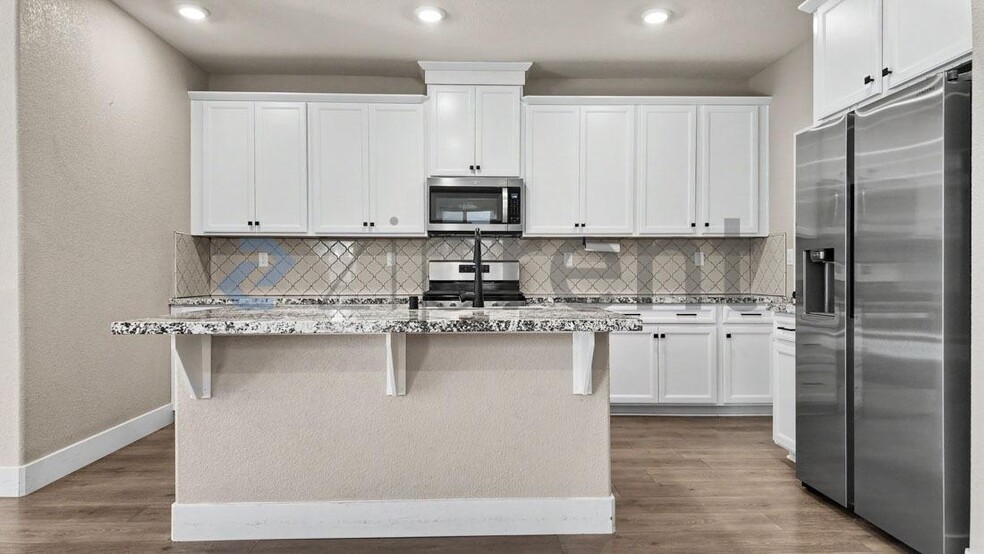 Building Photo - Unit