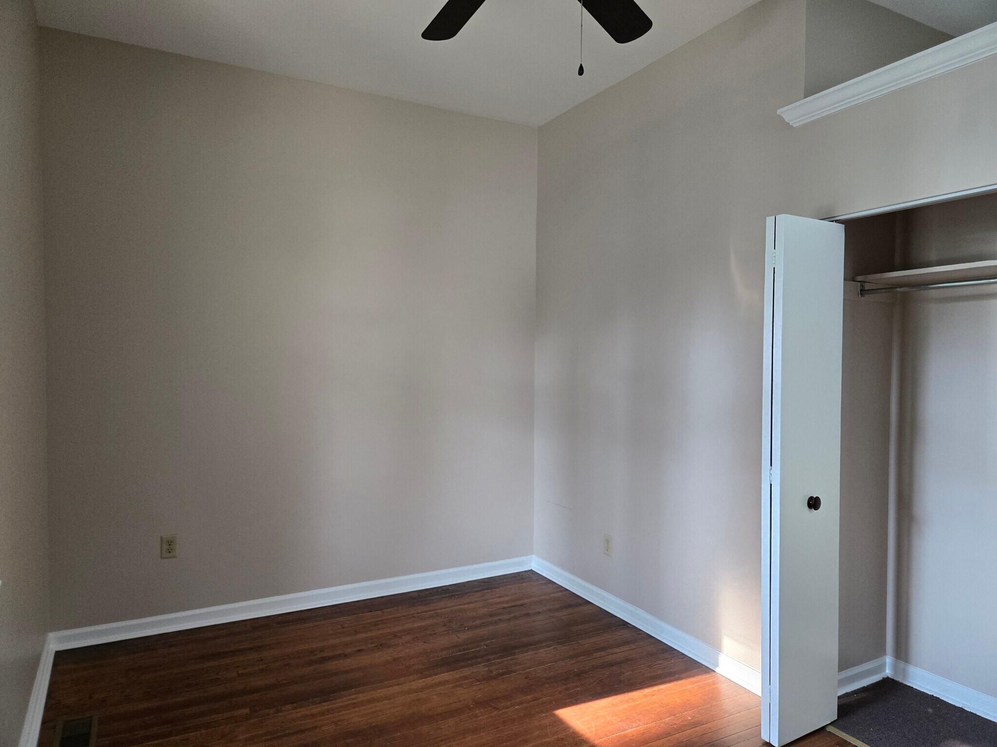 bedroom - 220 Noble Ave