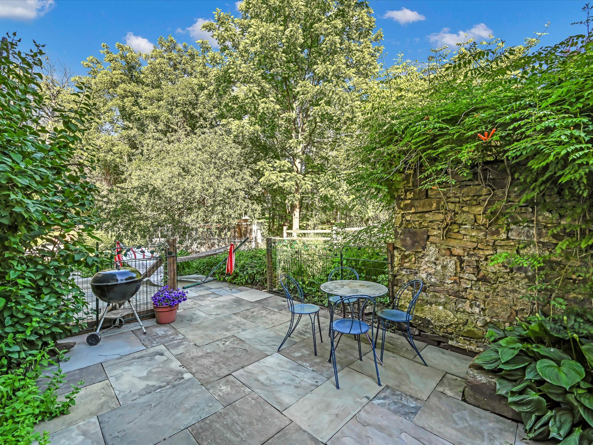 Building Photo - 1310 Hollow Rd