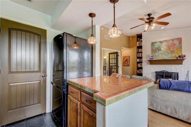 Building Photo - 1406 Windsor Rd