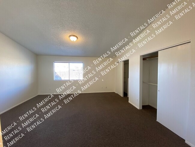 Building Photo - 1742 W Chardonnay Dr