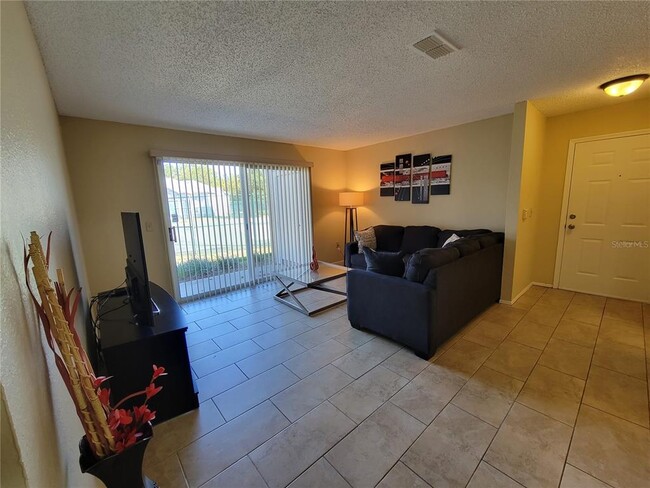 Building Photo - 3705 SW 27th St