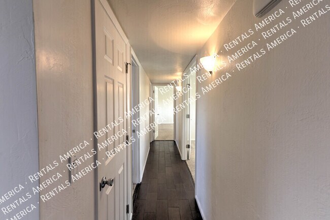 Building Photo - 7632 E Sabino Vista Dr