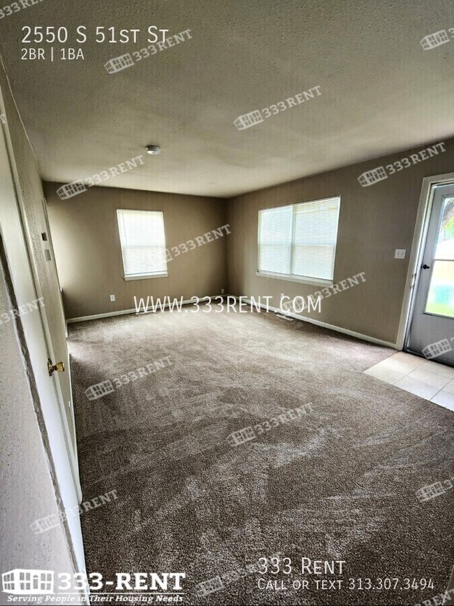 Building Photo - 2550 S 51st St