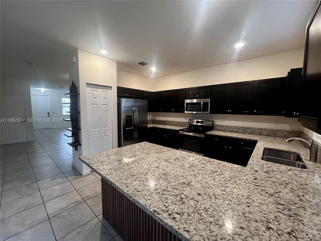 Building Photo - 11989 SW 150th Pl