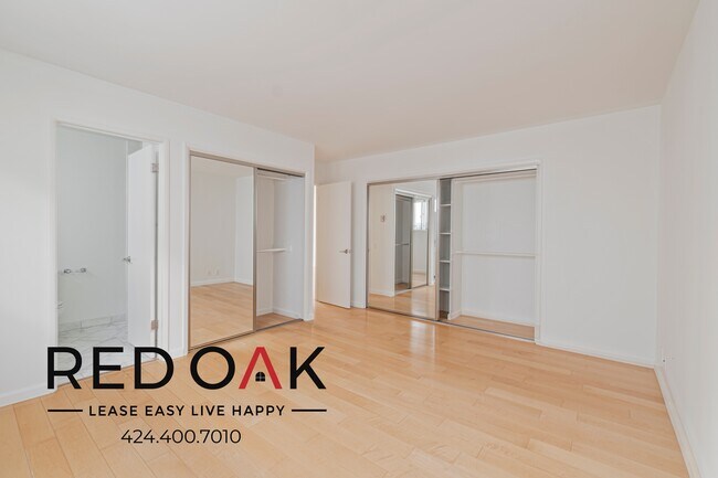 Building Photo - 1033 3rd St