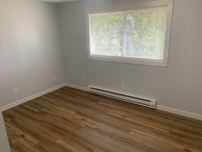 Building Photo - Tidy Gresham Ranch Style Home