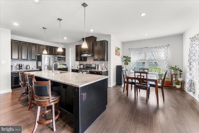 Building Photo - 305 Goodwick Dr