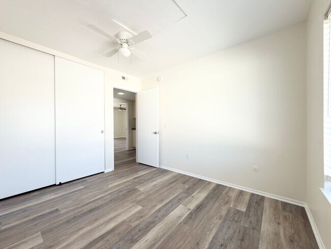 Building Photo - Spacious Townhome in Desirable Tiburon Community!