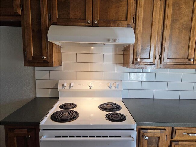 Building Photo - 317 Abilene Ave