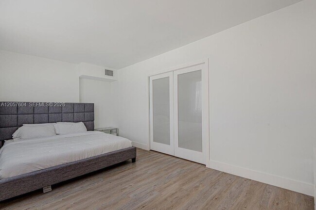 Building Photo - 2301 Collins Ave