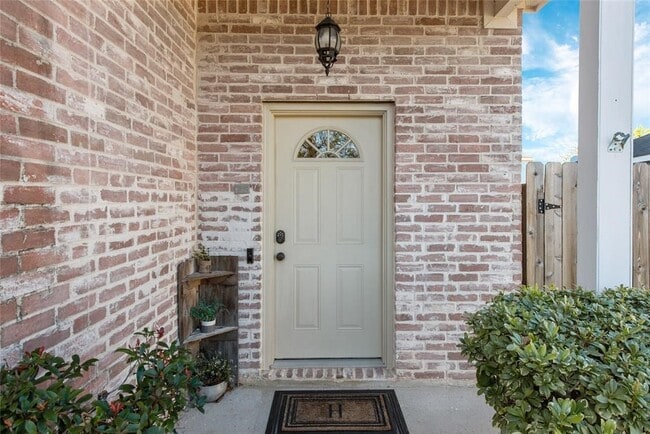 Building Photo - 20706 Stewart Crest Ln