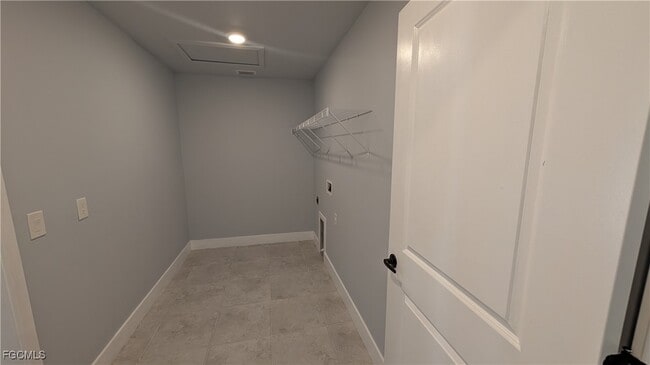 Building Photo - 6058 Lacota Ave