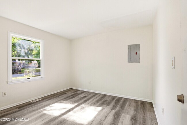 Building Photo - 1305 Marshall St