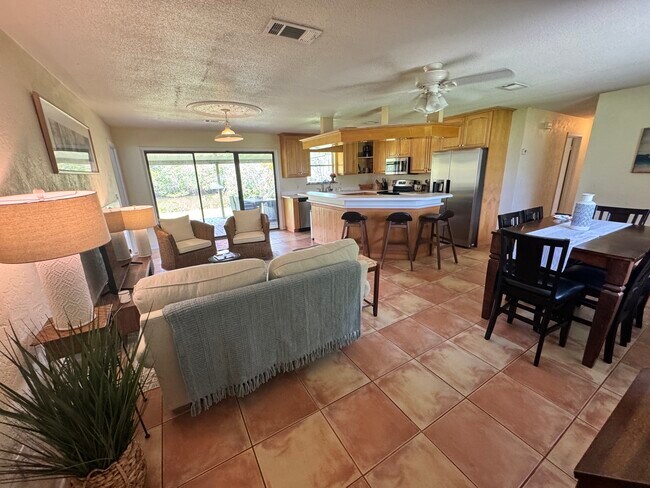 Building Photo - 50 Oak Tree Dr