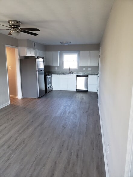 Building Photo - 9517 5th Bay St #A