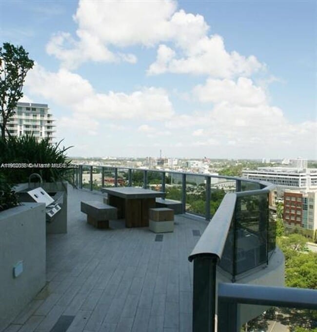 Building Photo - 488 NE 18th St