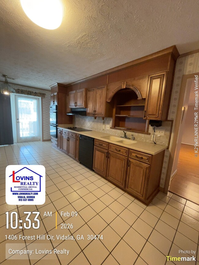 Building Photo - 1406 Forest Hill Cir