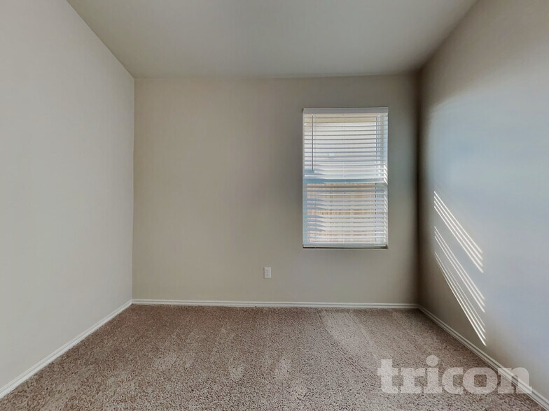 Building Photo - 5217 Sidesaddle Dr