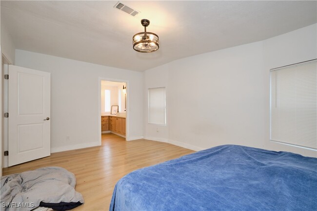 Building Photo - 16820 Banyon Dr