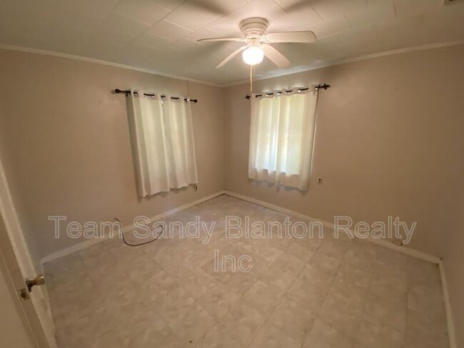 Building Photo - 4416 Creighton Rd