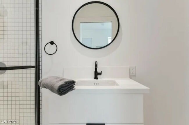 Building Photo - 715 S 3rd St