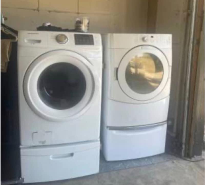 Building Photo - 315 Osborne St