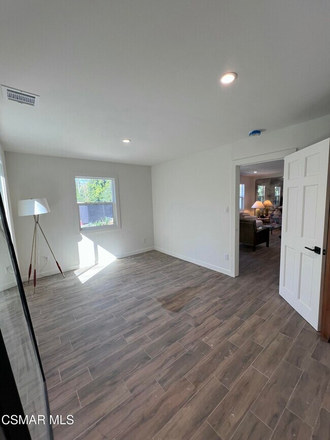 Building Photo - 3076 Los Robles Rd