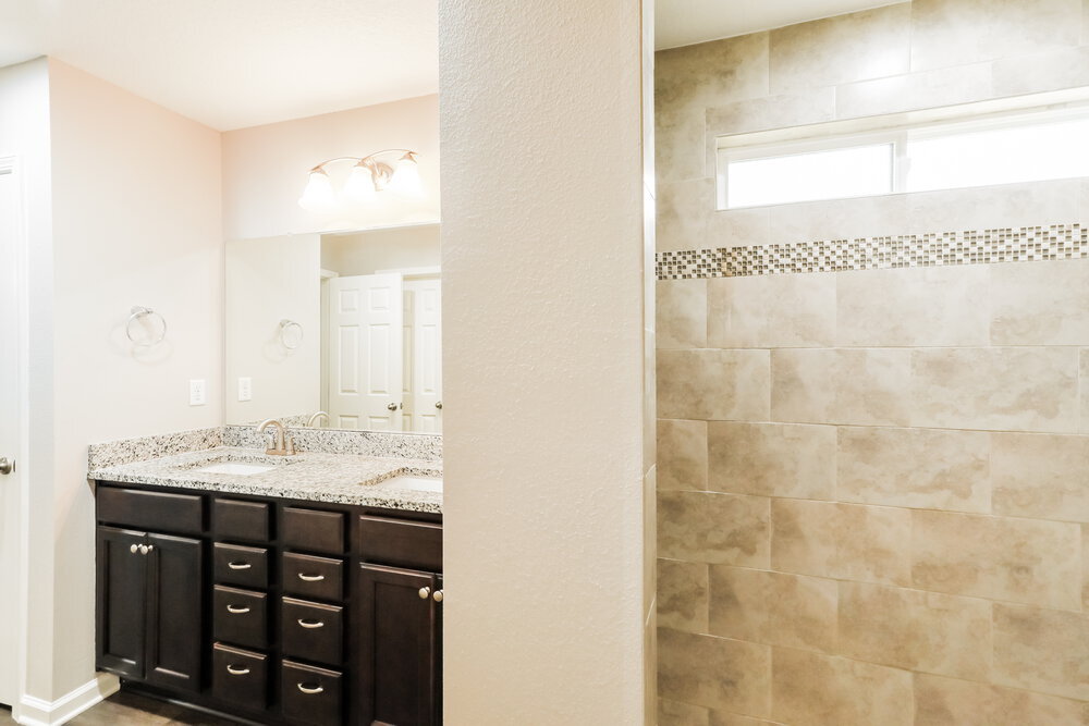 Building Photo - 6968 Loris Ln