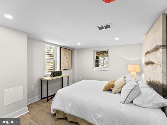 Building Photo - 532 Shepherd St NW