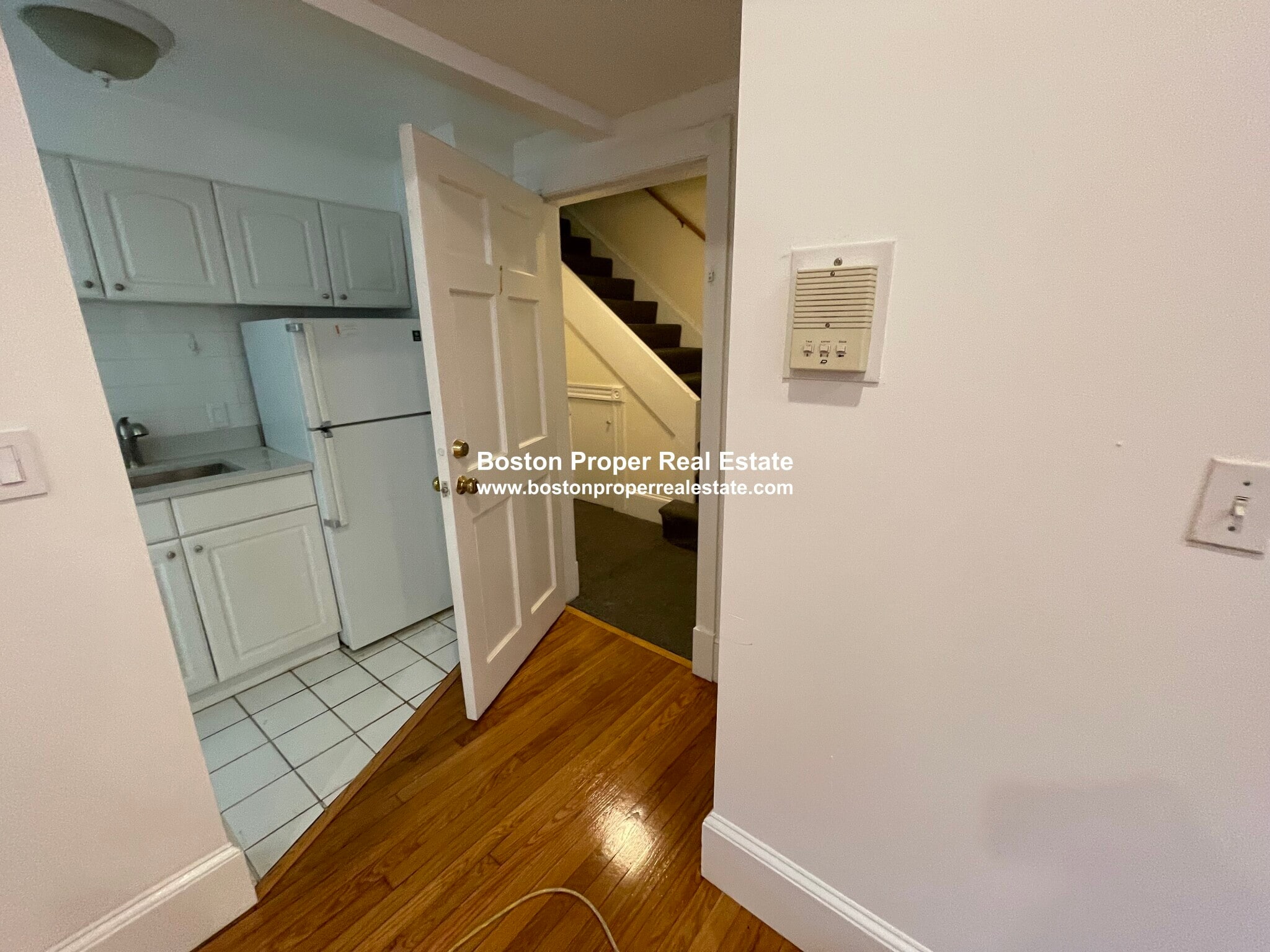 Building Photo - 49 Gloucester St