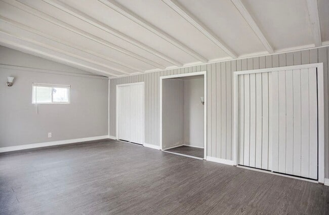 Building Photo - COMING SOON! 3 Bed 1 Bath home in Kansas C...