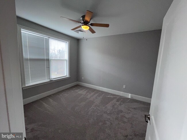Building Photo - 847 Whirlaway Ln