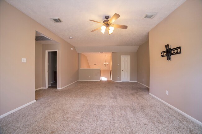 Building Photo - 10035 Magnolia Way