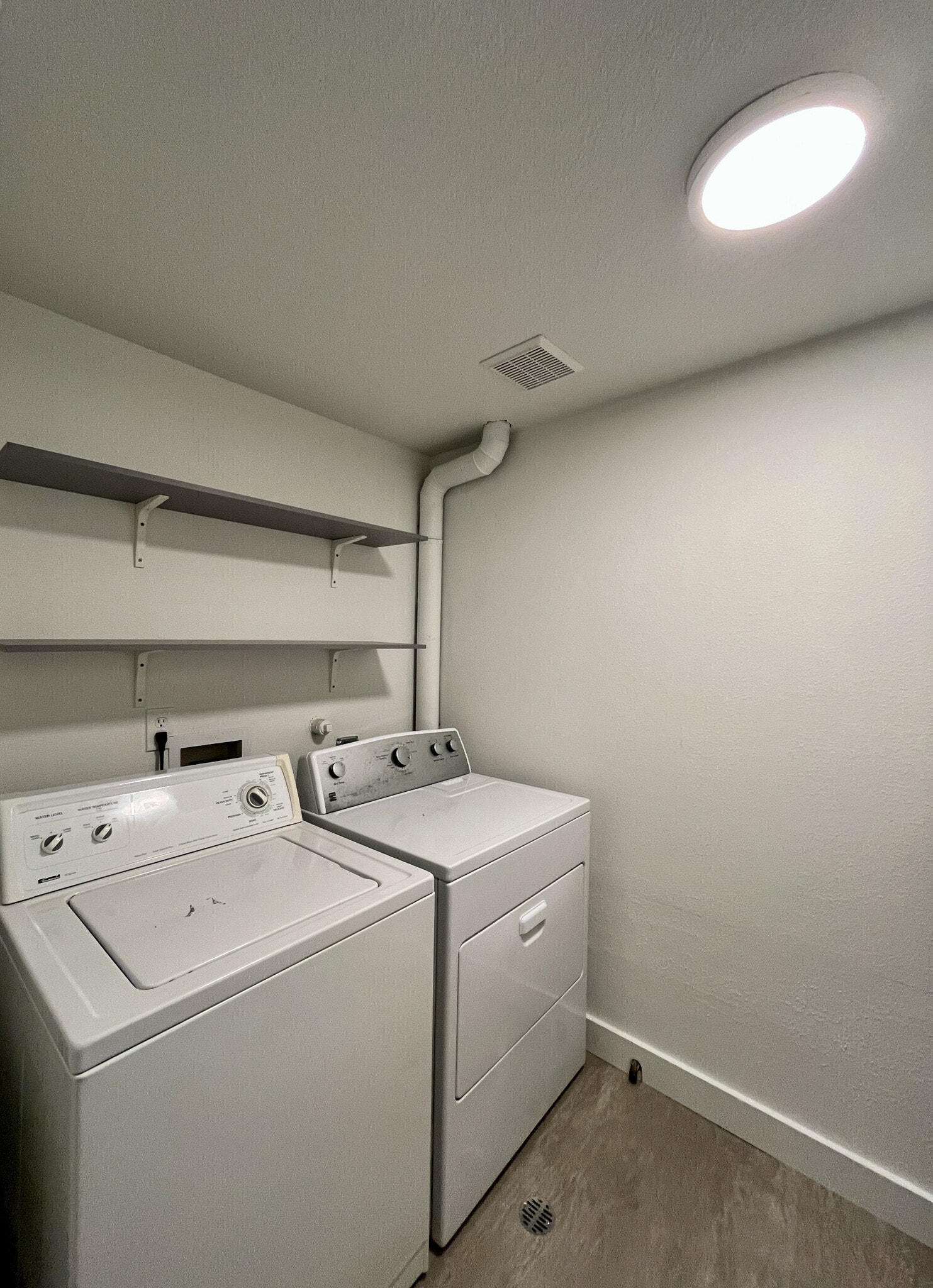 Building Photo - 4415 SE Hawthorne Blvd