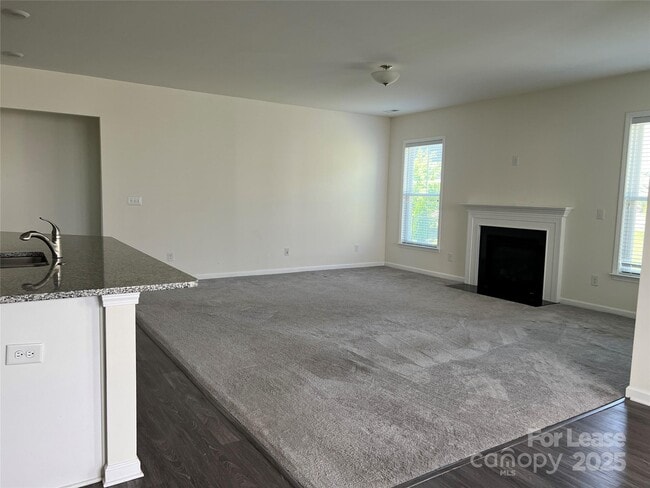Building Photo - 1024 Argentium Way