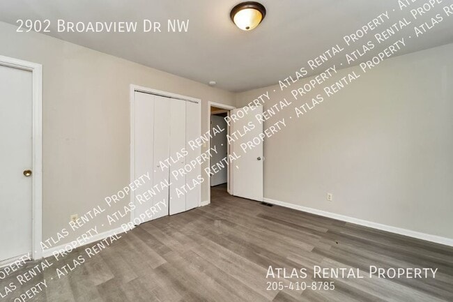 Building Photo - 2902 Broadview Dr NW