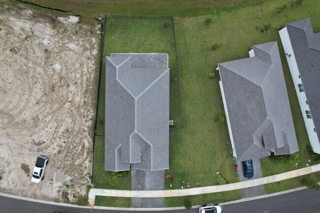 Building Photo - 14075 Spruce Pne Dr