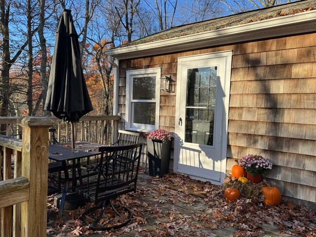 Primary Photo - 22 Horseshoe Rd