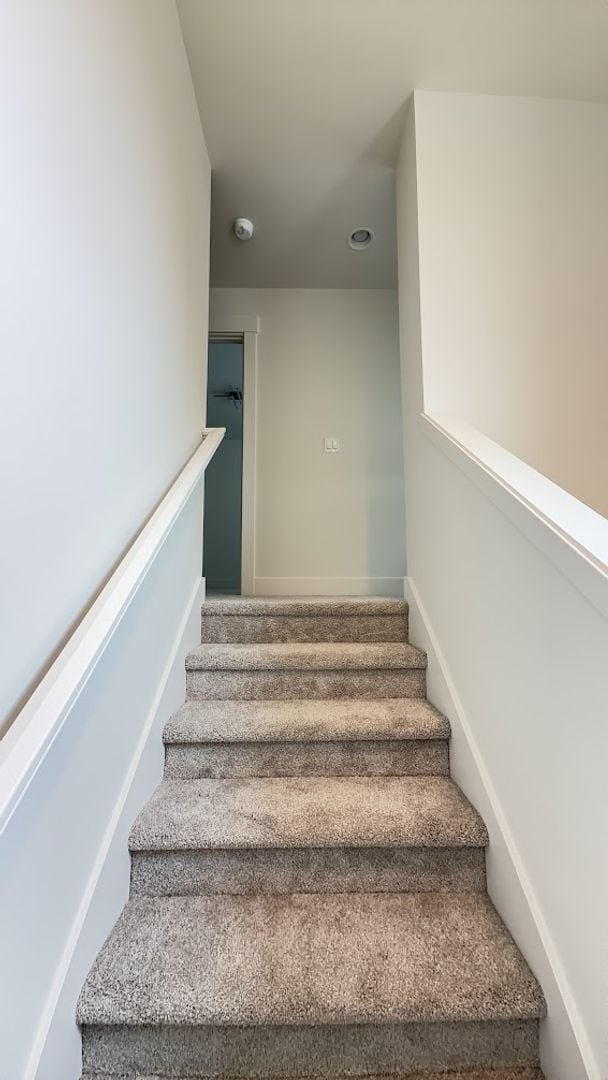 Building Photo - Seven Oaks Luxury Duplexes - New, Light, Bright, and Spacious!!